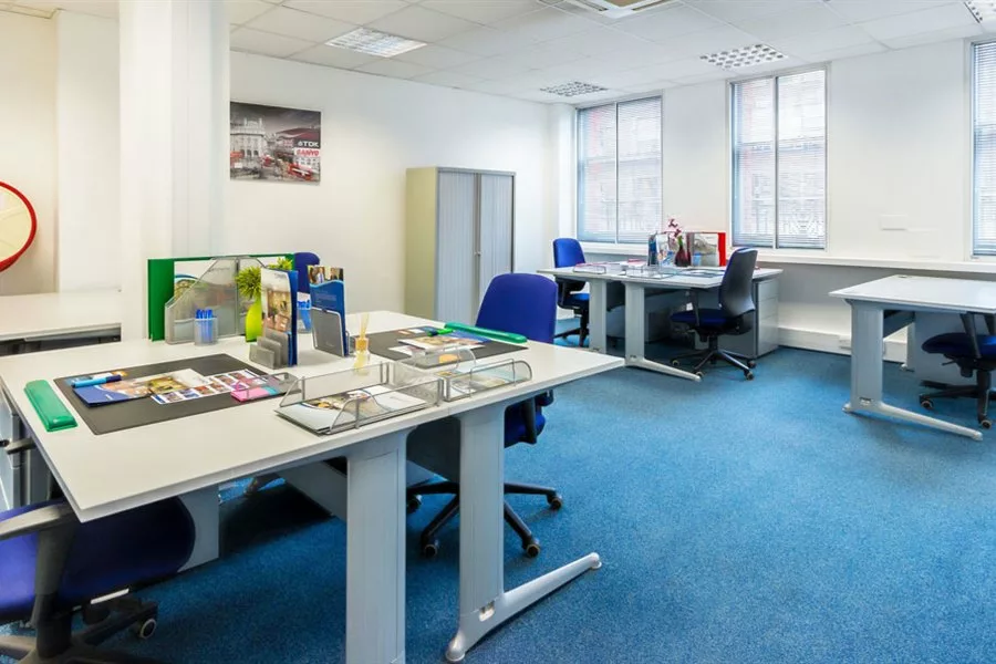 83, Victoria, London, SW1H OHW, UK